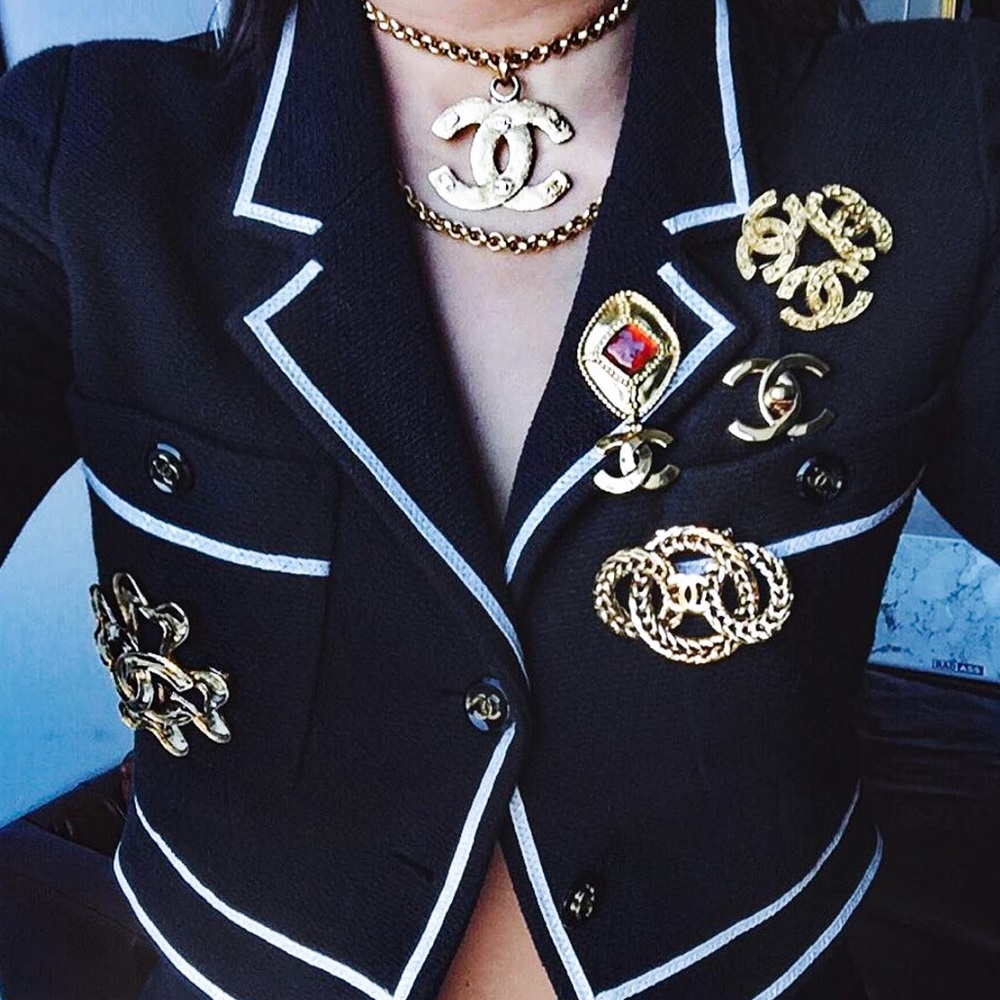 Iconic Chanel Vintage Spring 1995 Cropped Jacket - Picture 4 of 15